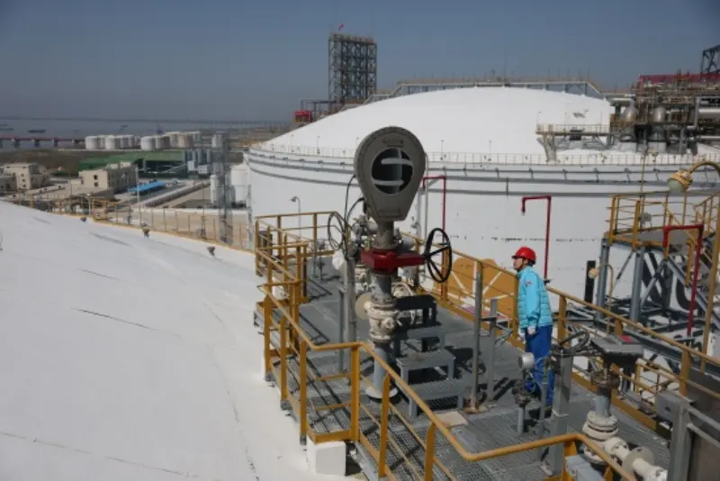 Terminál pro příjem LNG přepravil do zahraničí přes 100 miliard metrů krychlových zemního plynu